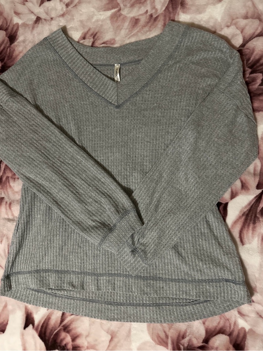 Waffle knit Sweater grey with V neck size L